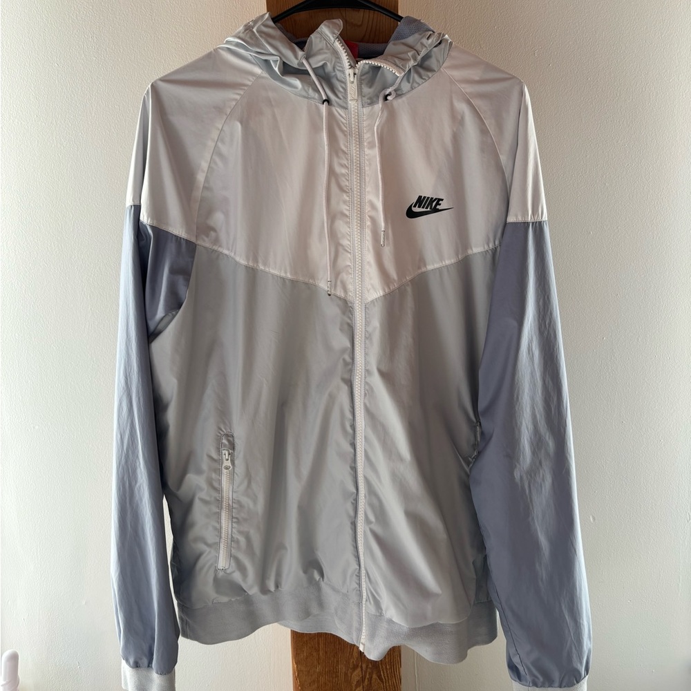 Nike zip up windbreaker jacket size L (men’s) blue and white